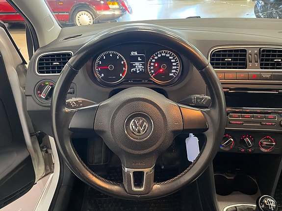 Volkswagen Polo 10 of 13