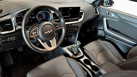 Kia Ceed 12 of 12