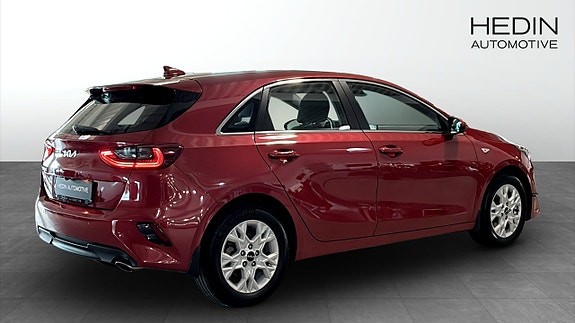 Kia Ceed 2 of 5