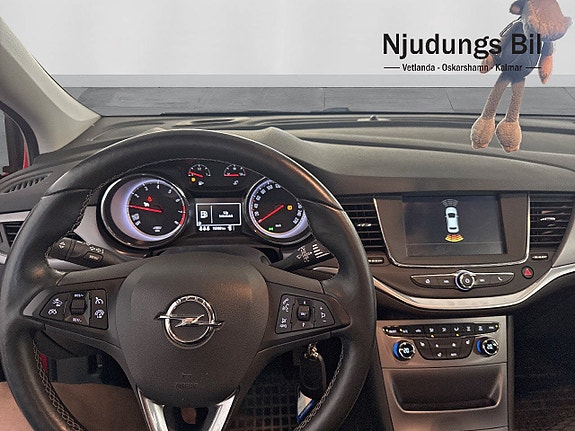 Opel Astra 8 of 10