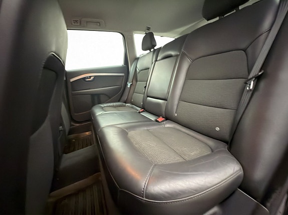 Volvo V70 23 of 30