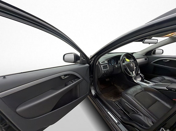 Volvo V70 11 of 30