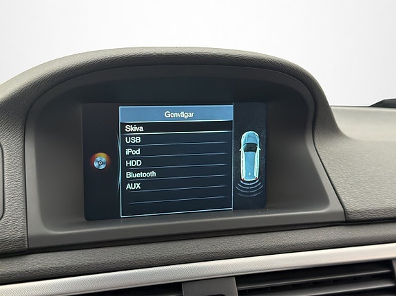 Volvo V70 19 of 30