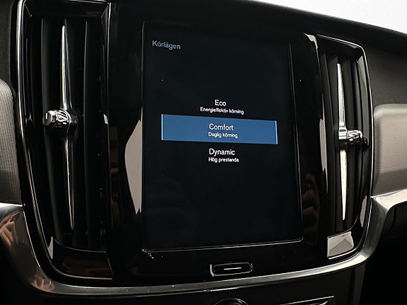 Volvo V90 26 of 30