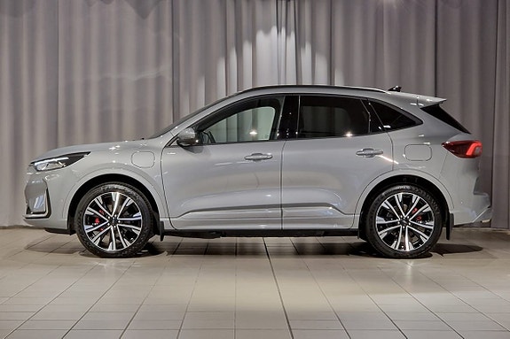 Ford Kuga 2 of 5