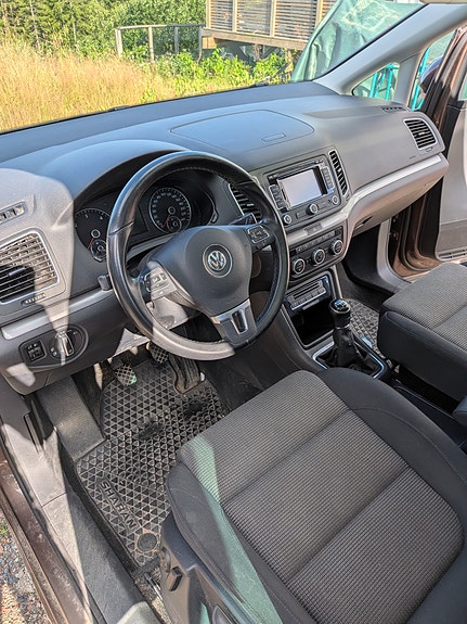 Volkswagen Sharan 2 of 5