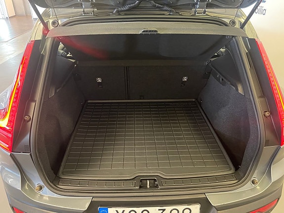 Volvo XC40 5 of 5