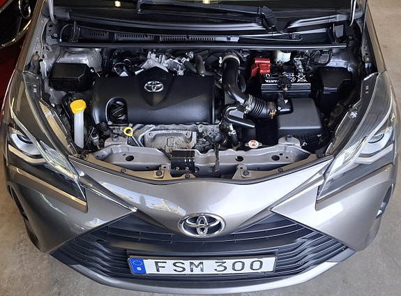 Toyota Yaris 16 of 24