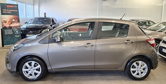 Toyota Yaris 9 of 24