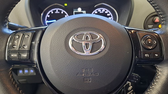 Toyota Yaris 23 of 24