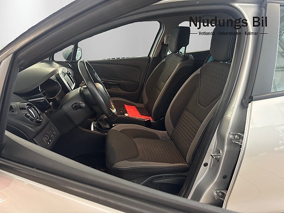 Renault Clio 6 of 10