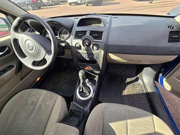 Renault Megane 5 of 9
