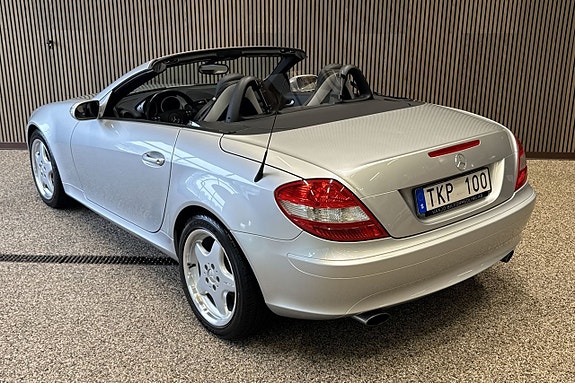 Mercedes-Benz SLK200 4 of 5