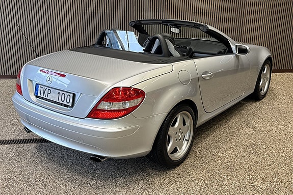 Mercedes-Benz SLK200 5 of 5