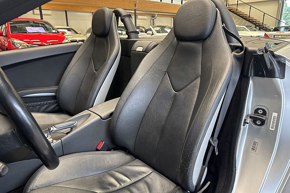 Mercedes-Benz SLK200 7 of 9