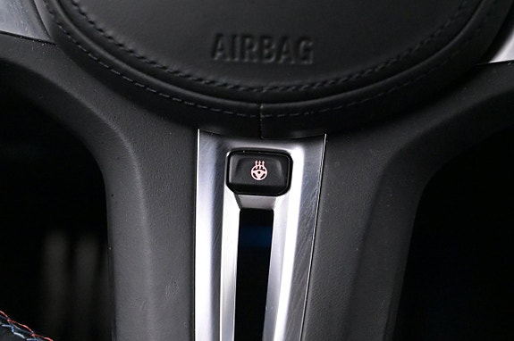 BMW i4 8 of 27