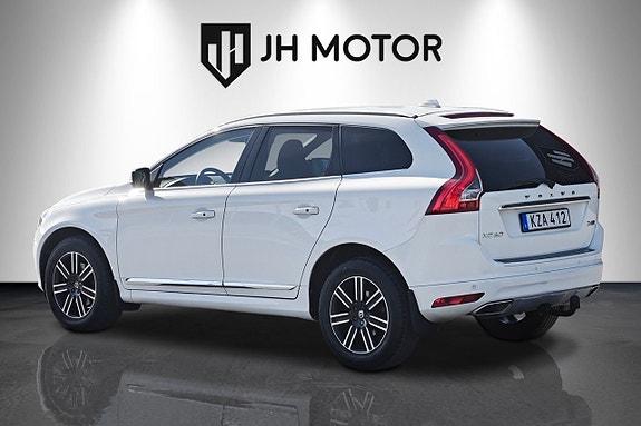 Volvo XC60 3 of 5