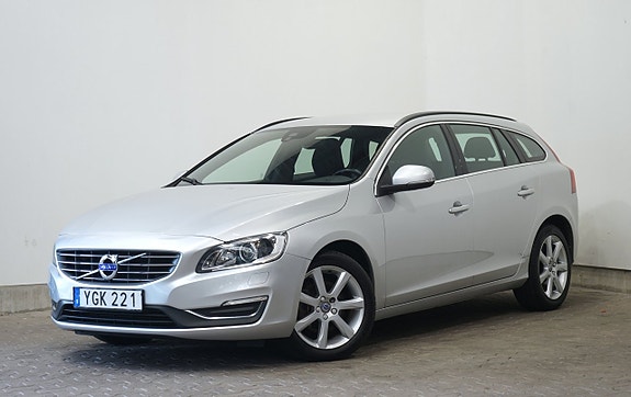 Volvo V60 2 of 10