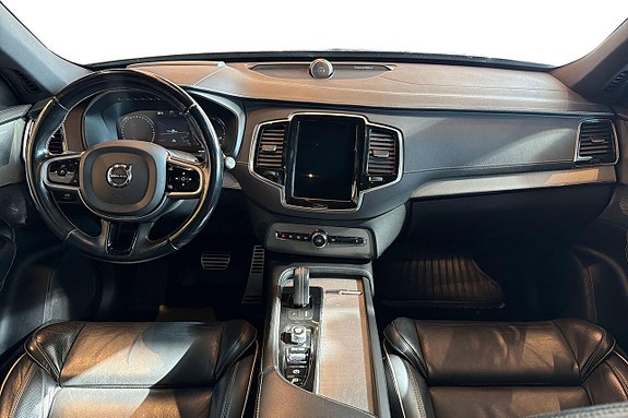 Volvo XC90 11 of 22