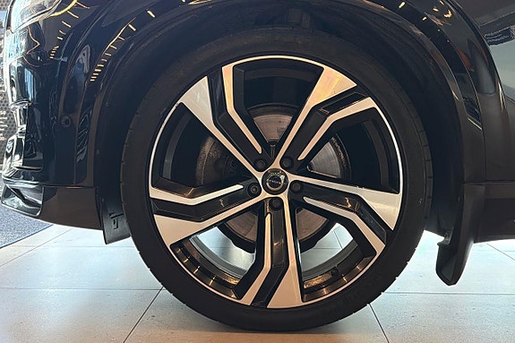 Volvo XC90 22 of 22