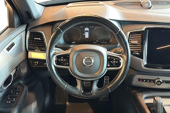 Volvo XC90 12 of 22