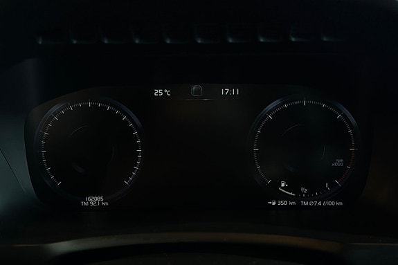 Volvo XC90 16 of 22