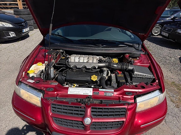 Chrysler Stratus 19 of 23