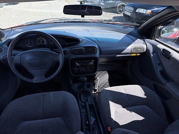 Chrysler Stratus 11 of 23