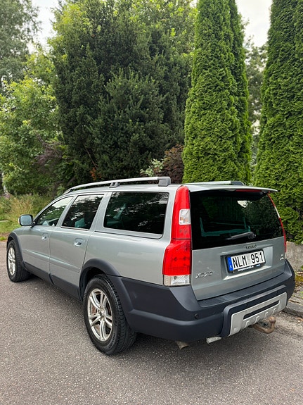 Volvo XC70 4 of 5