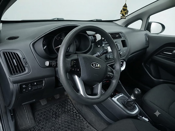 Kia Rio 2 of 5