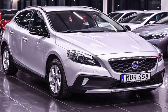 Volvo V40 Cross Country 4 of 5