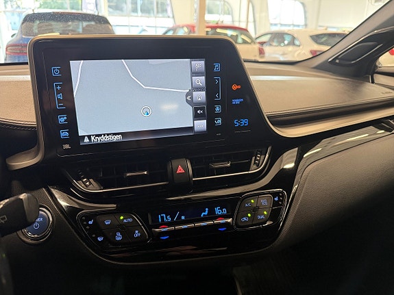 Toyota C-HR 17 of 20