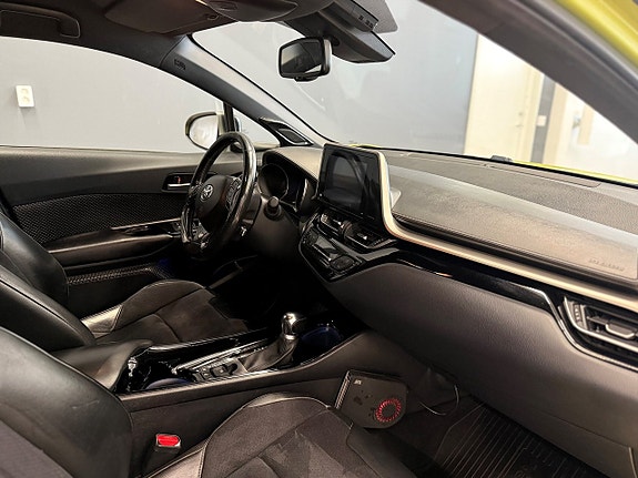 Toyota C-HR 11 of 20
