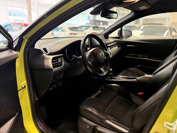Toyota C-HR 8 of 20