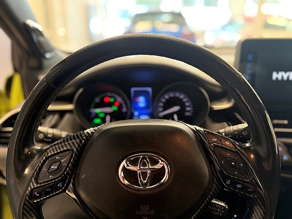 Toyota C-HR 15 of 20