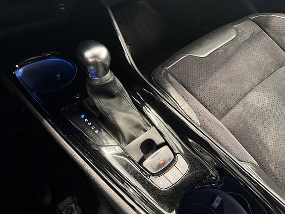 Toyota C-HR 18 of 20