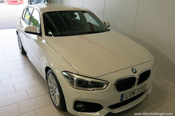 BMW 118i 3 of 5