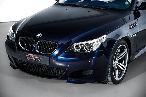 BMW M5 3 of 5