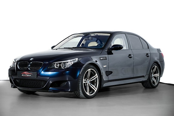 BMW M5 2 of 5
