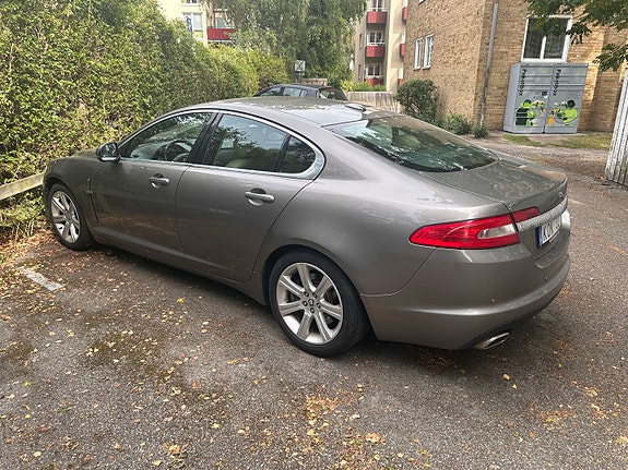 Jaguar XF 4 of 8