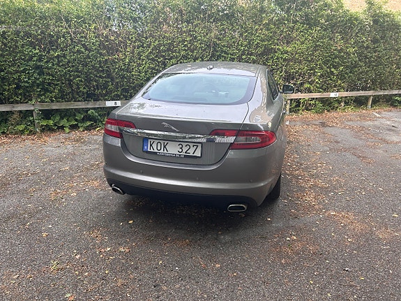 Jaguar XF 3 of 8