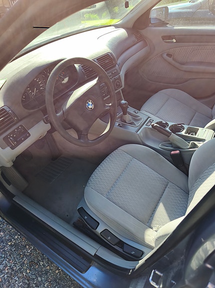 BMW 318i 7 of 10