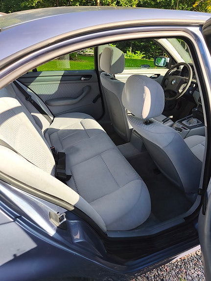 BMW 318i 6 of 10