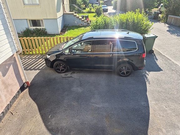 Volkswagen Sharan 3 of 5