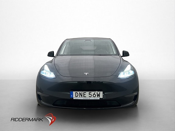 Tesla Model Y 3 of 5