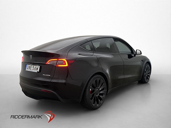Tesla Model Y 9 of 30