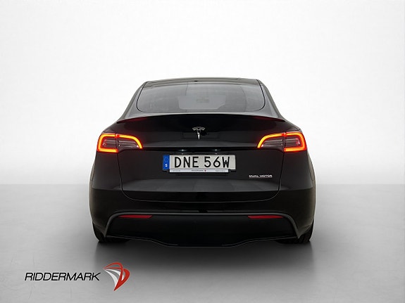 Tesla Model Y 8 of 30