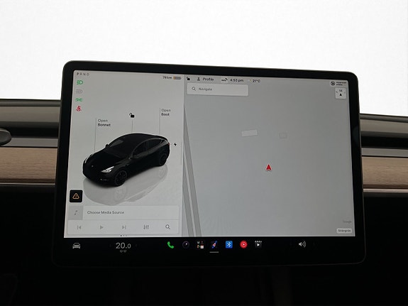 Tesla Model Y 23 of 30