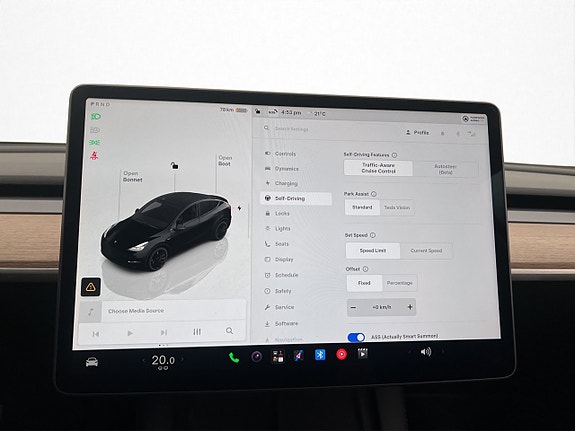 Tesla Model Y 28 of 30