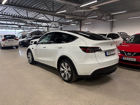 Tesla Model Y 3 of 11